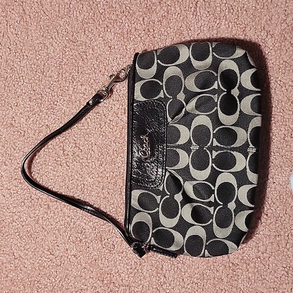 COACH Wristlet - Picture 4 of 6